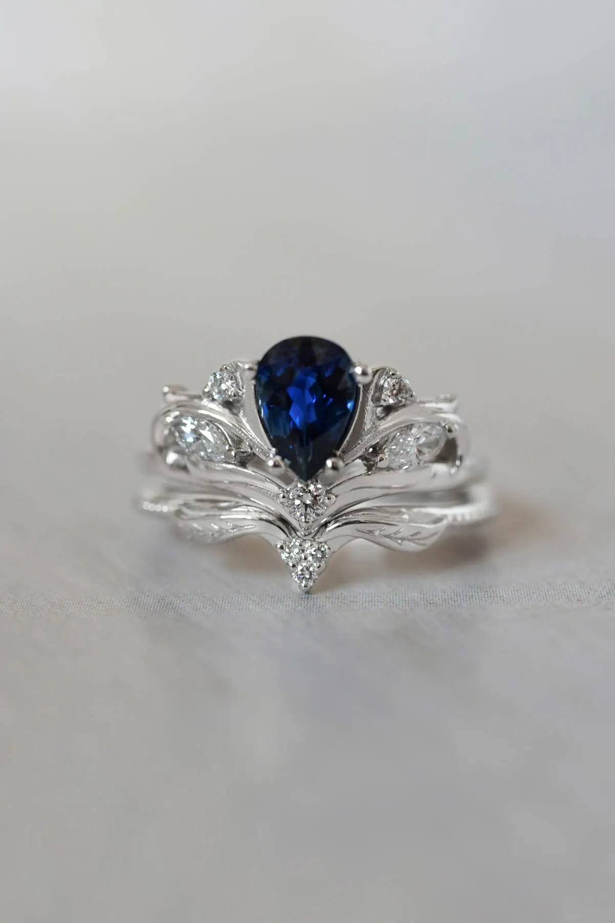 Blue sapphire leaf engagement rings, bridal ring set / Swanlake