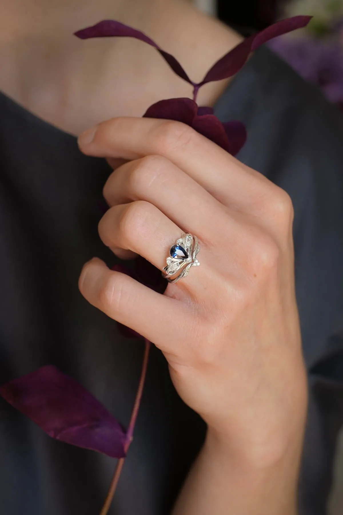 Blue sapphire leaf engagement rings, bridal ring set / Swanlake