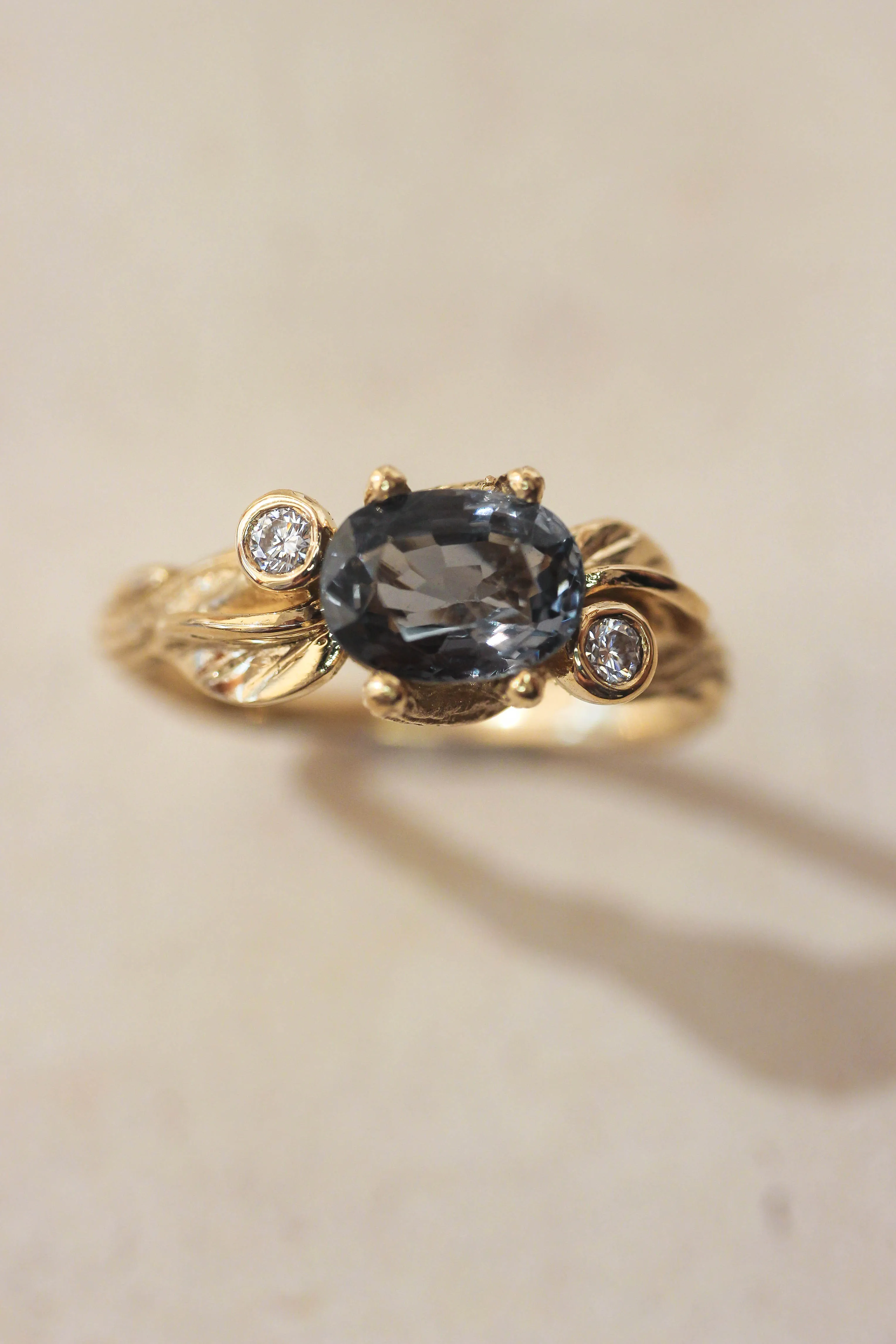 Branch engagement ring with grey spinel and diamonds / Arius