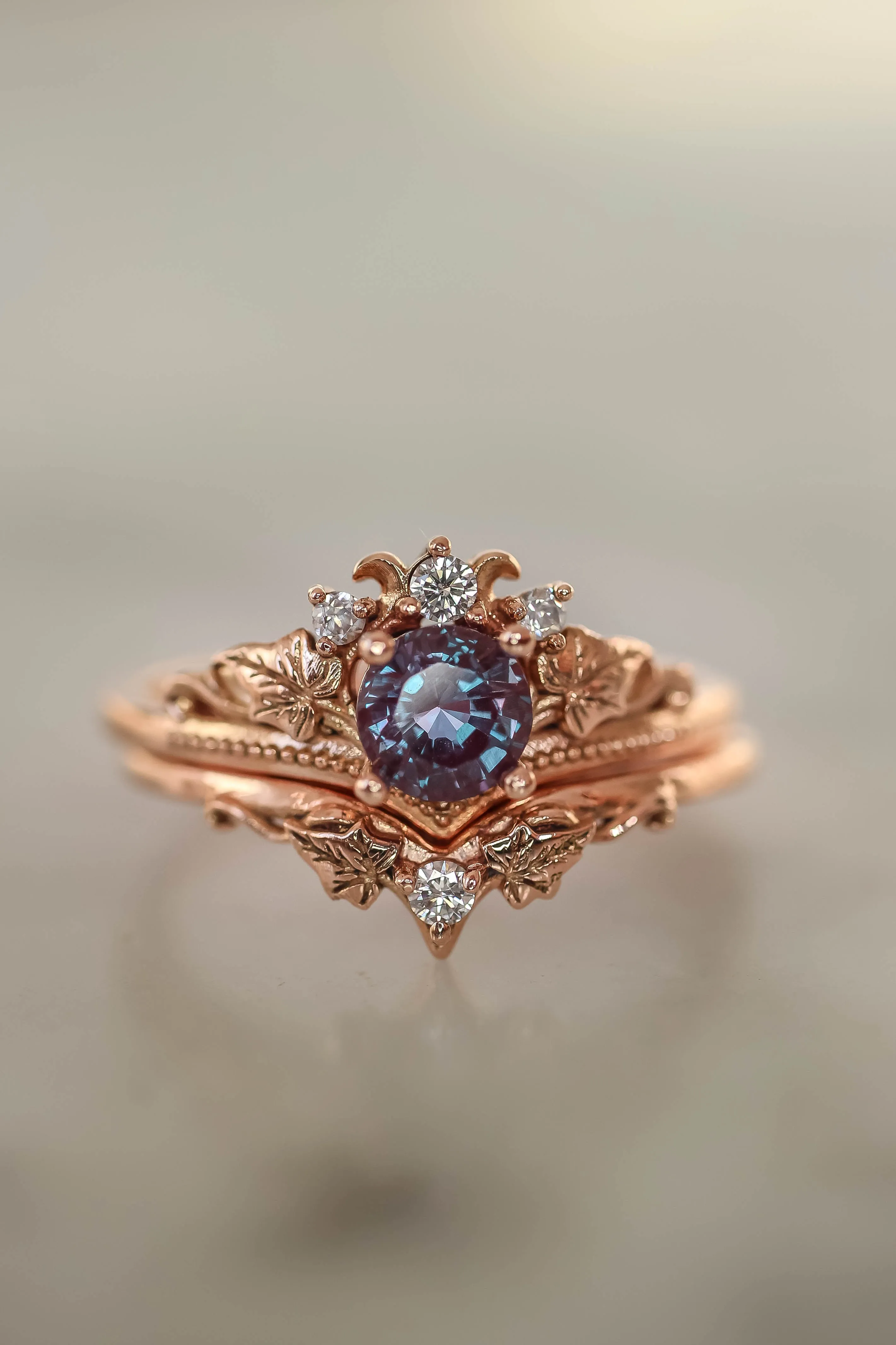 Bridal ring set with alexandrite and diamonds / Ariadne