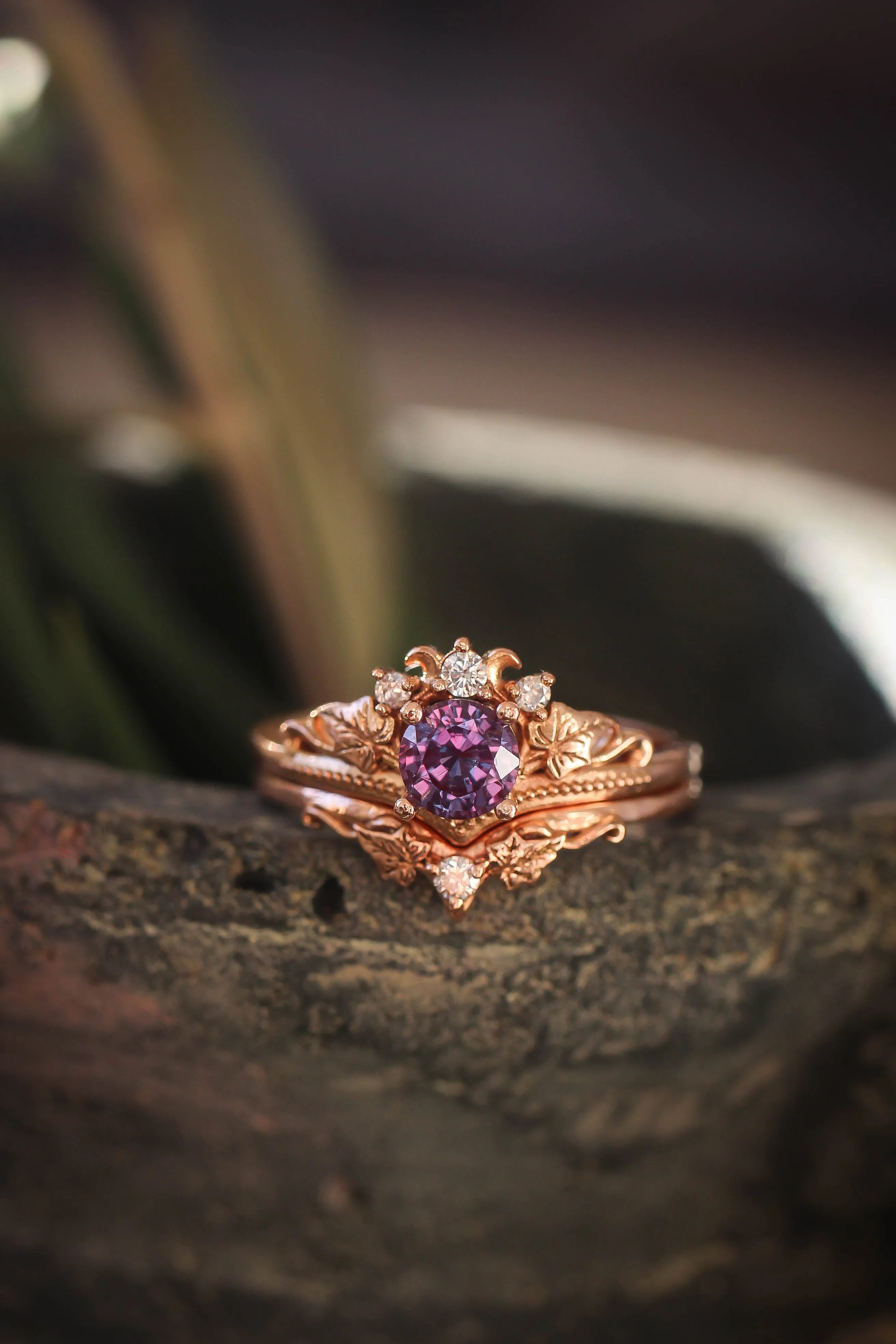 Bridal ring set with alexandrite and diamonds / Ariadne