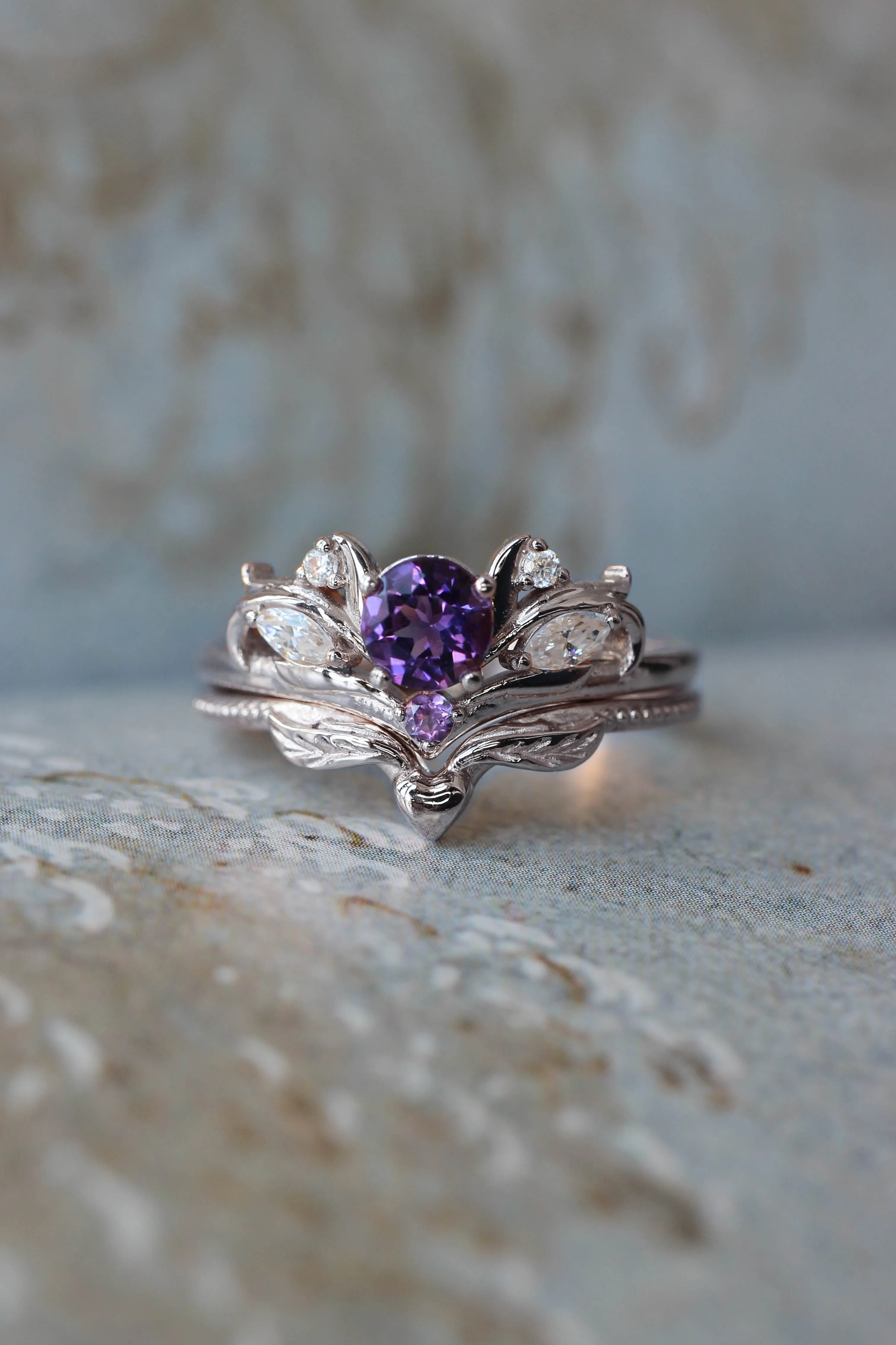 Bridal ring set with amethyst / Swanlake