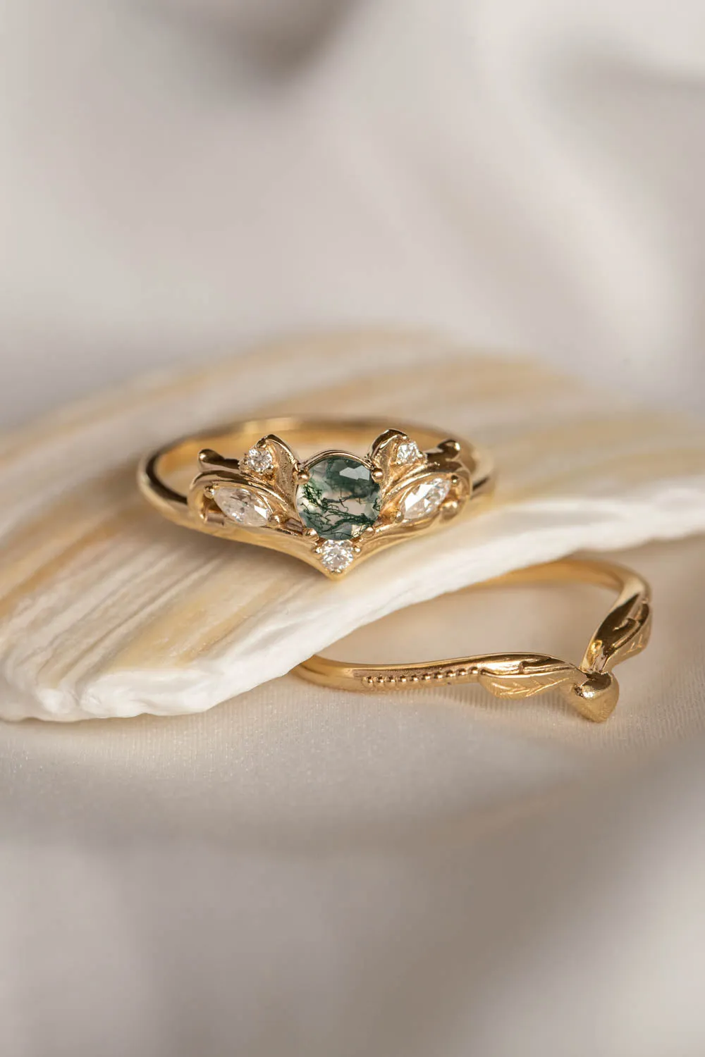 Bridal ring set with moss agate and diamonds / Swanlake