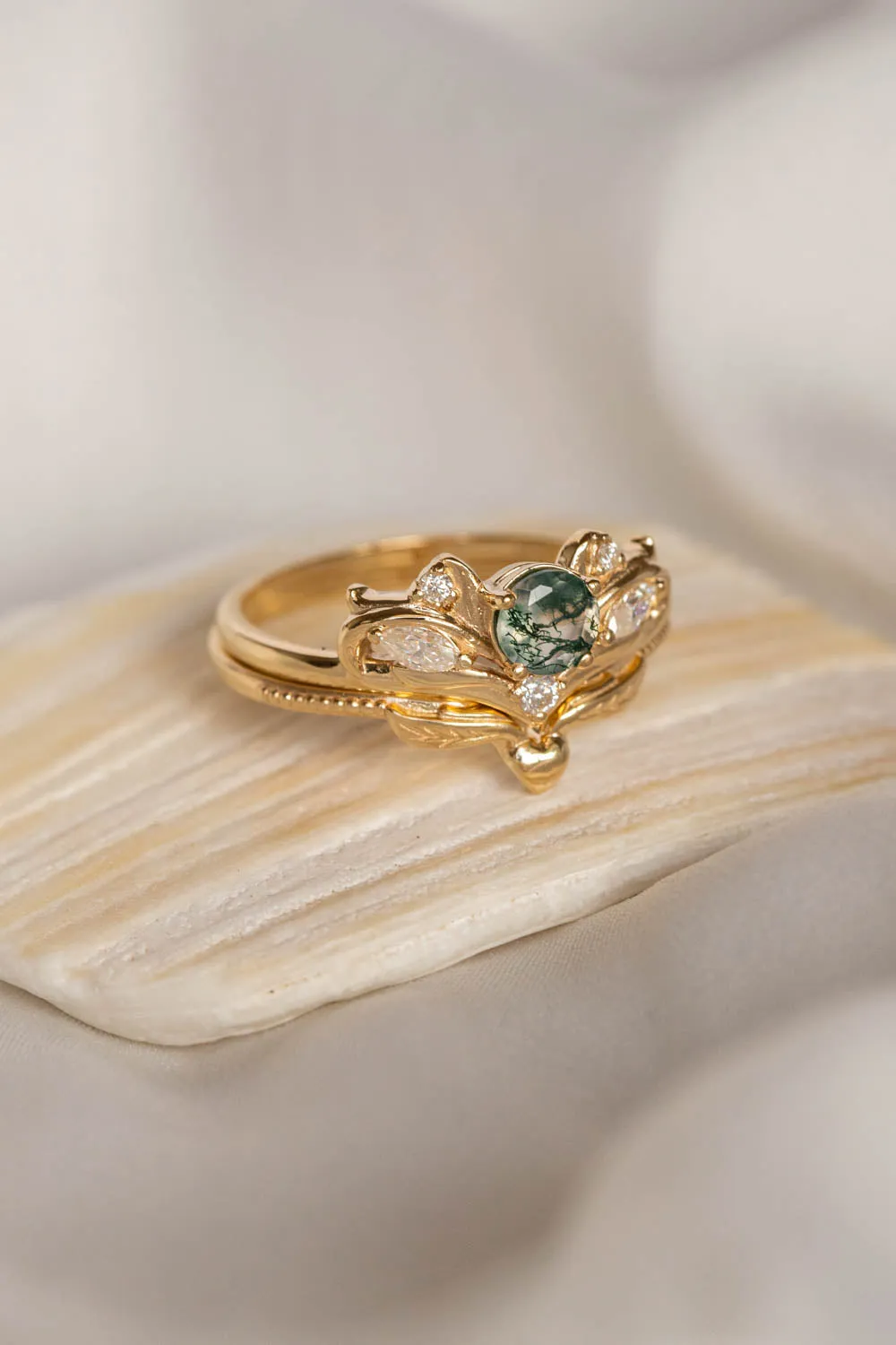 Bridal ring set with moss agate and diamonds / Swanlake