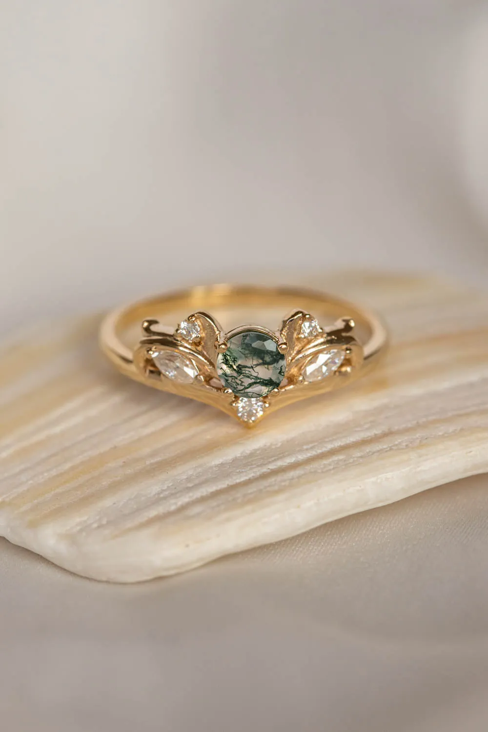 Bridal ring set with moss agate and diamonds / Swanlake