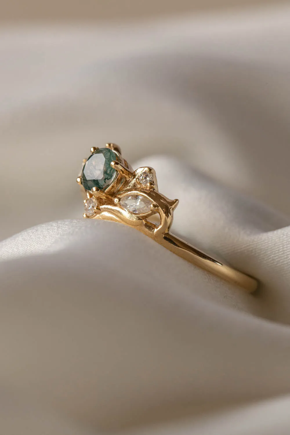 Bridal ring set with moss agate and diamonds / Swanlake