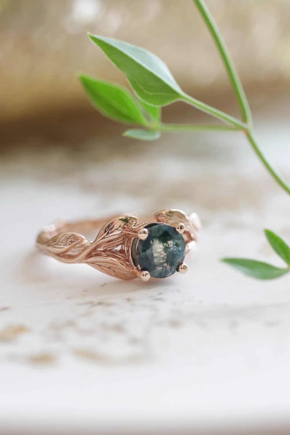 Clematis | bridal ring set, round gemstone