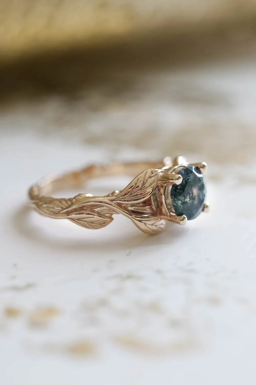 Clematis | bridal ring set, round gemstone