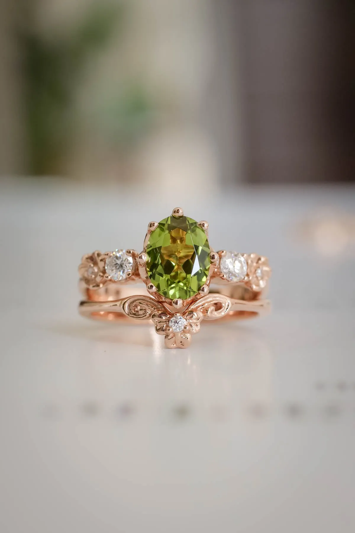 Elvish engagement ring set with peridot, fantasy gold flower rings / Fiorella