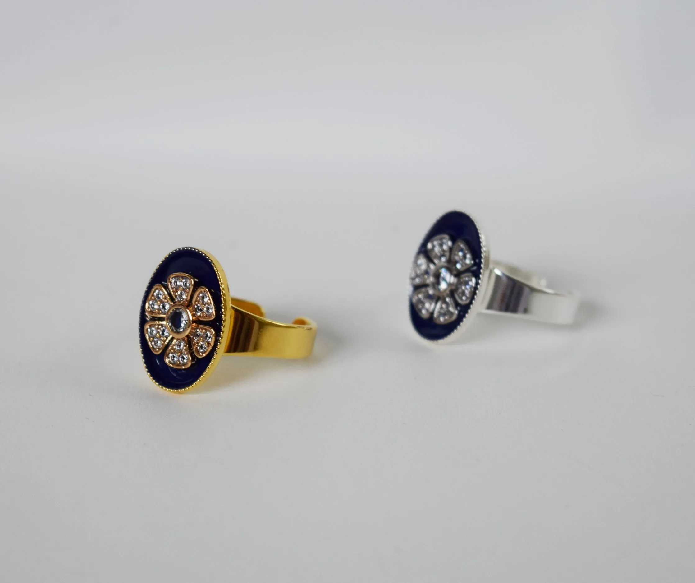 Faux Enamel ring  - Flower