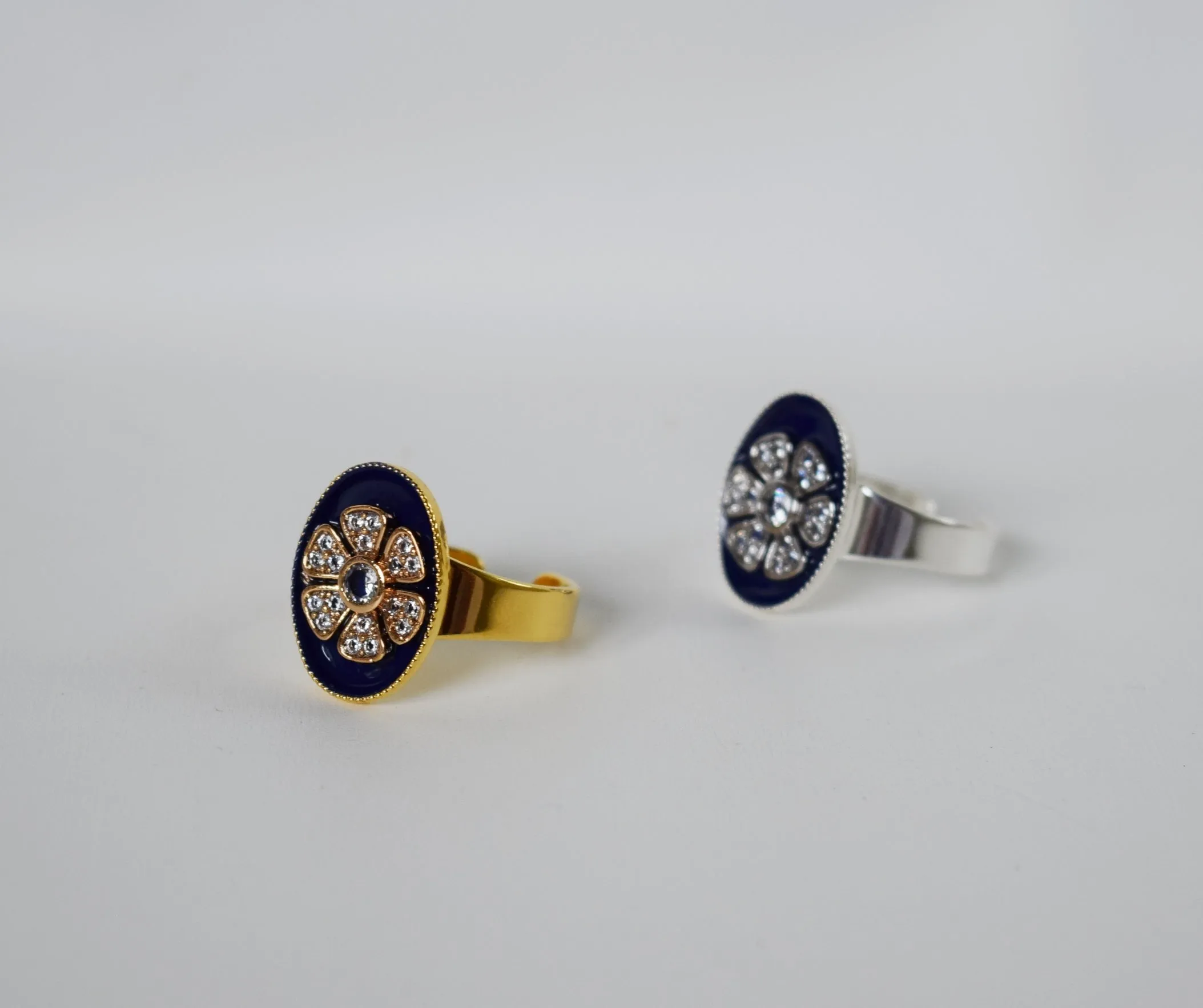 Faux Enamel ring  - Flower