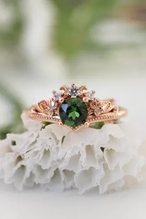 Green tourmaline and diamonds engagement ring / Ariadne