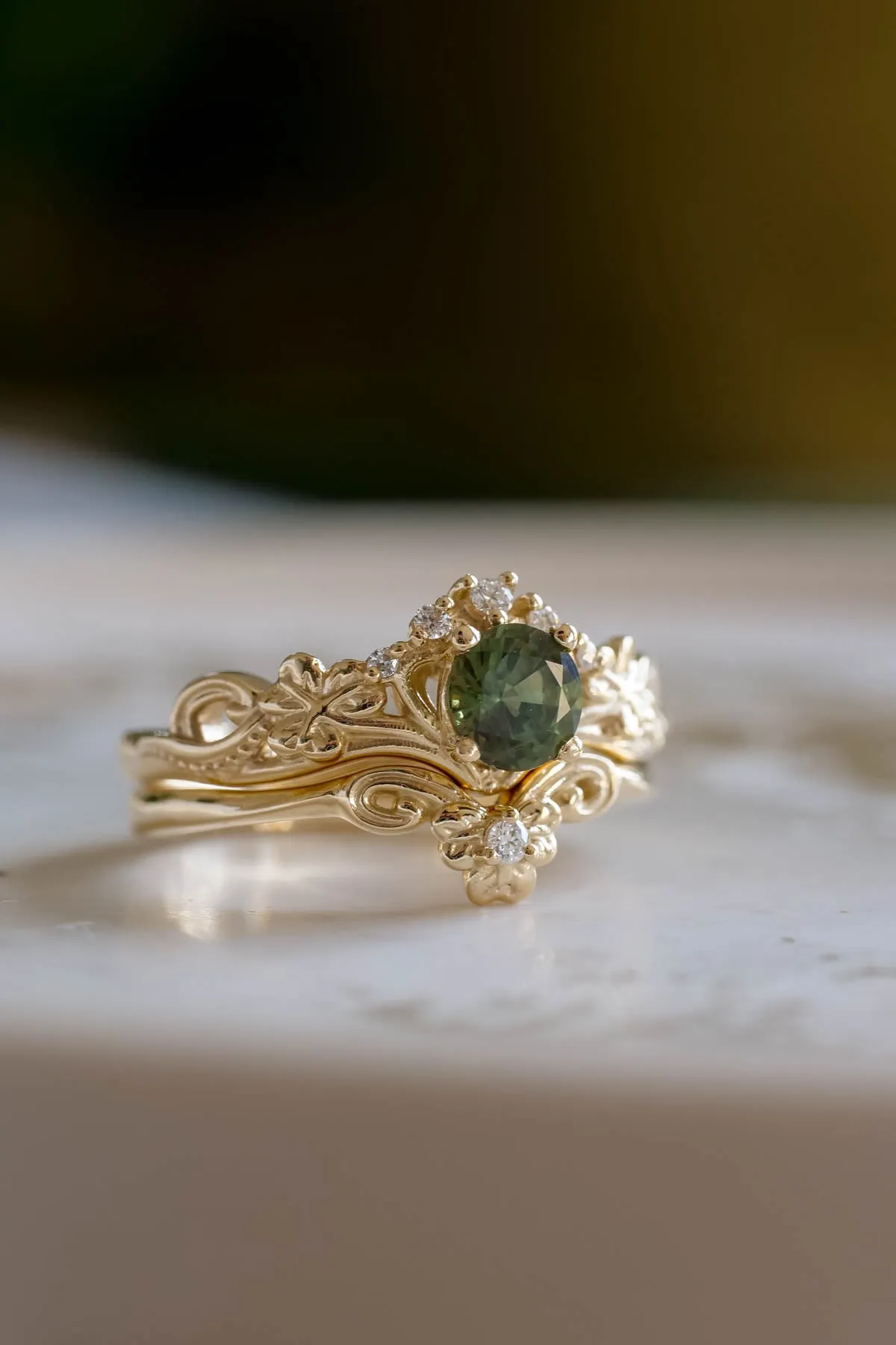 Irish engagement ring with sapphire and diamonds / Horta