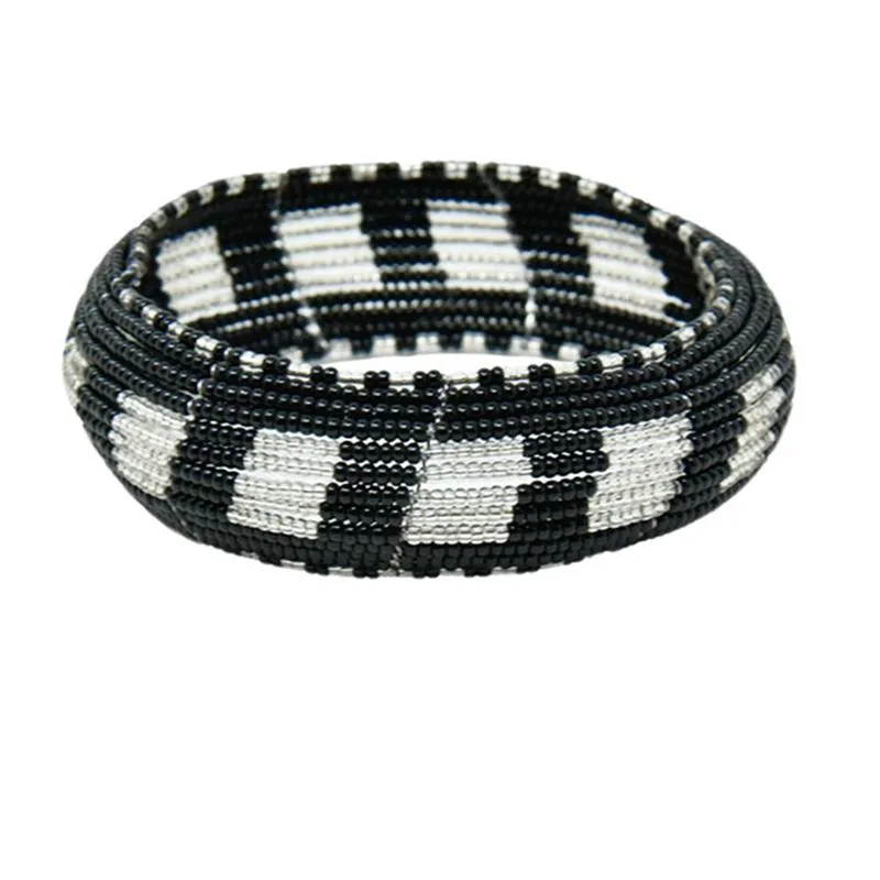 Maasai Concave Maasai Beaded Bangle 01 - Black & Silver