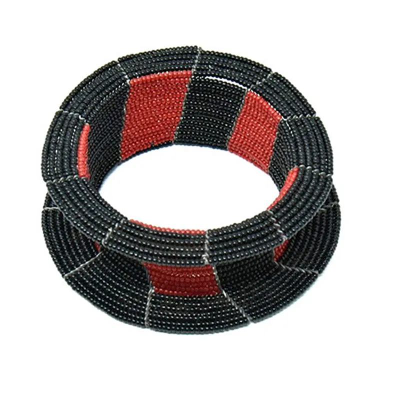 Maasai Ream Beaded Bangle 09 - Black & Red