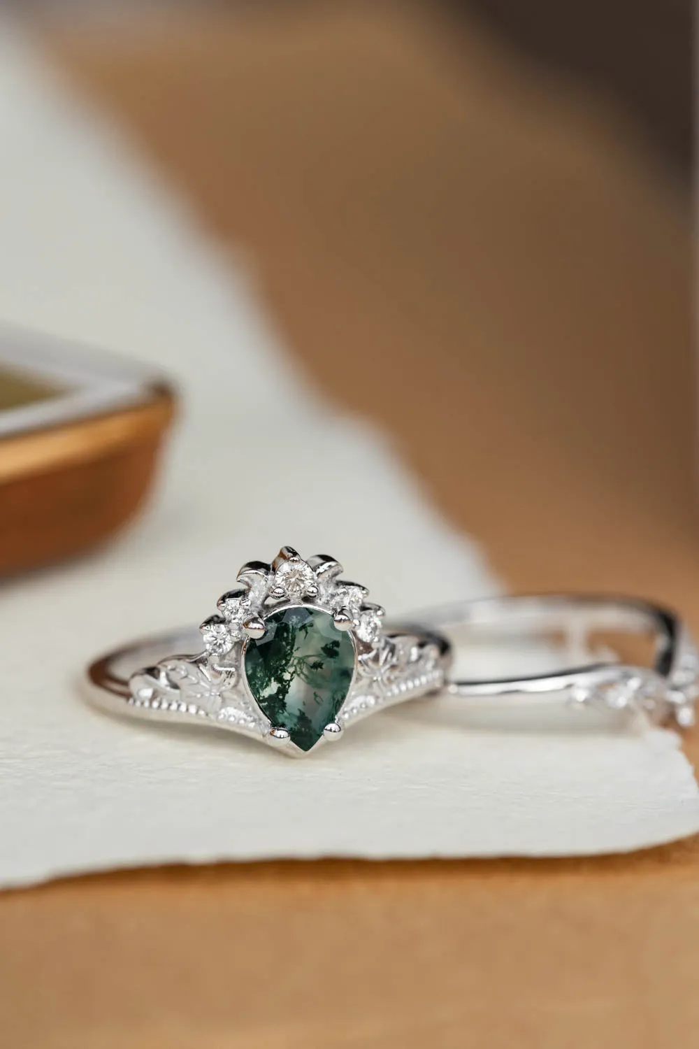 Natural moss agate bridal ring set, alternative engagement ring set / Ariadne