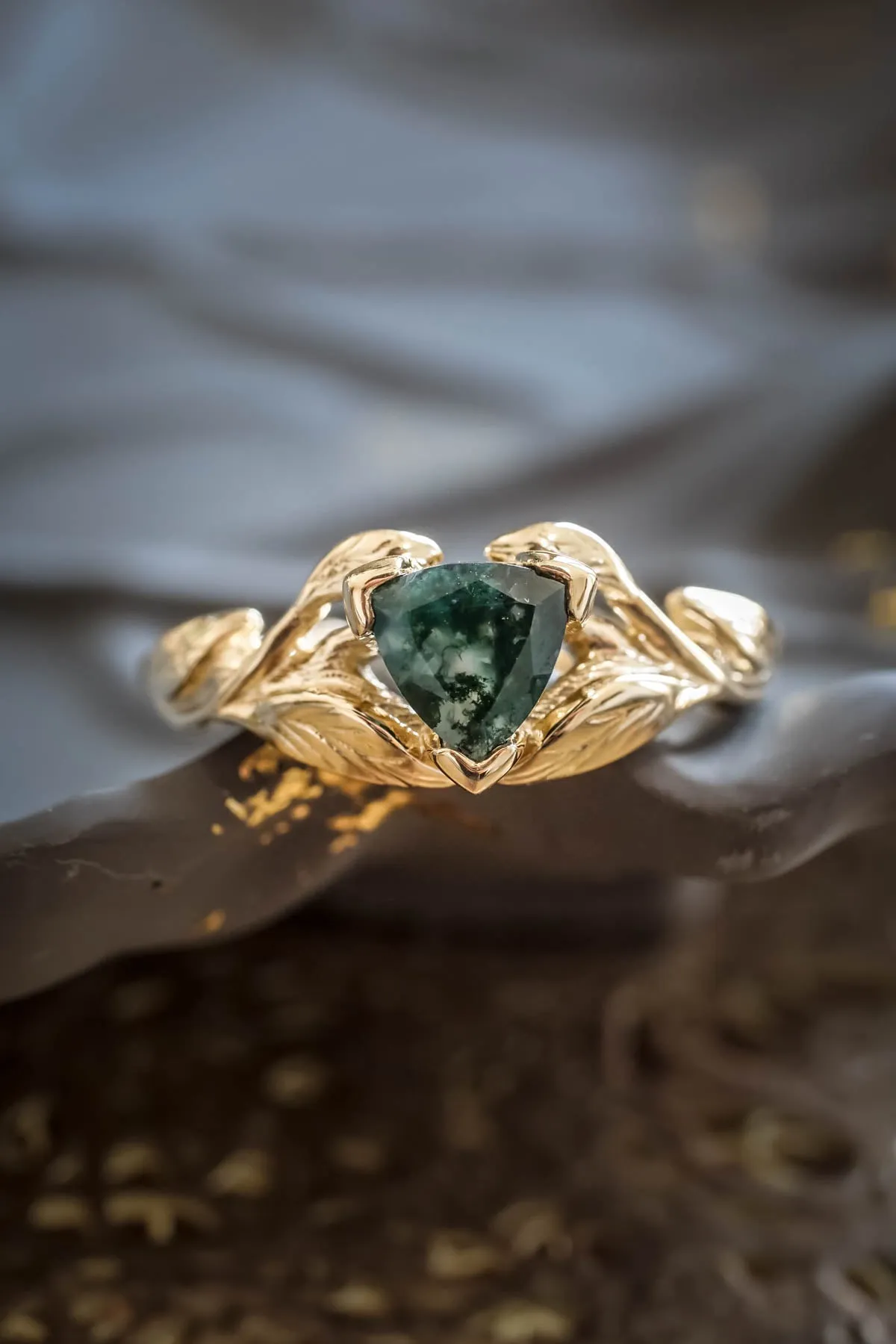 READY TO SHIP: Clematis in 14K yellow gold, trillion moss agate 6 mm, RING SIZE 7 US