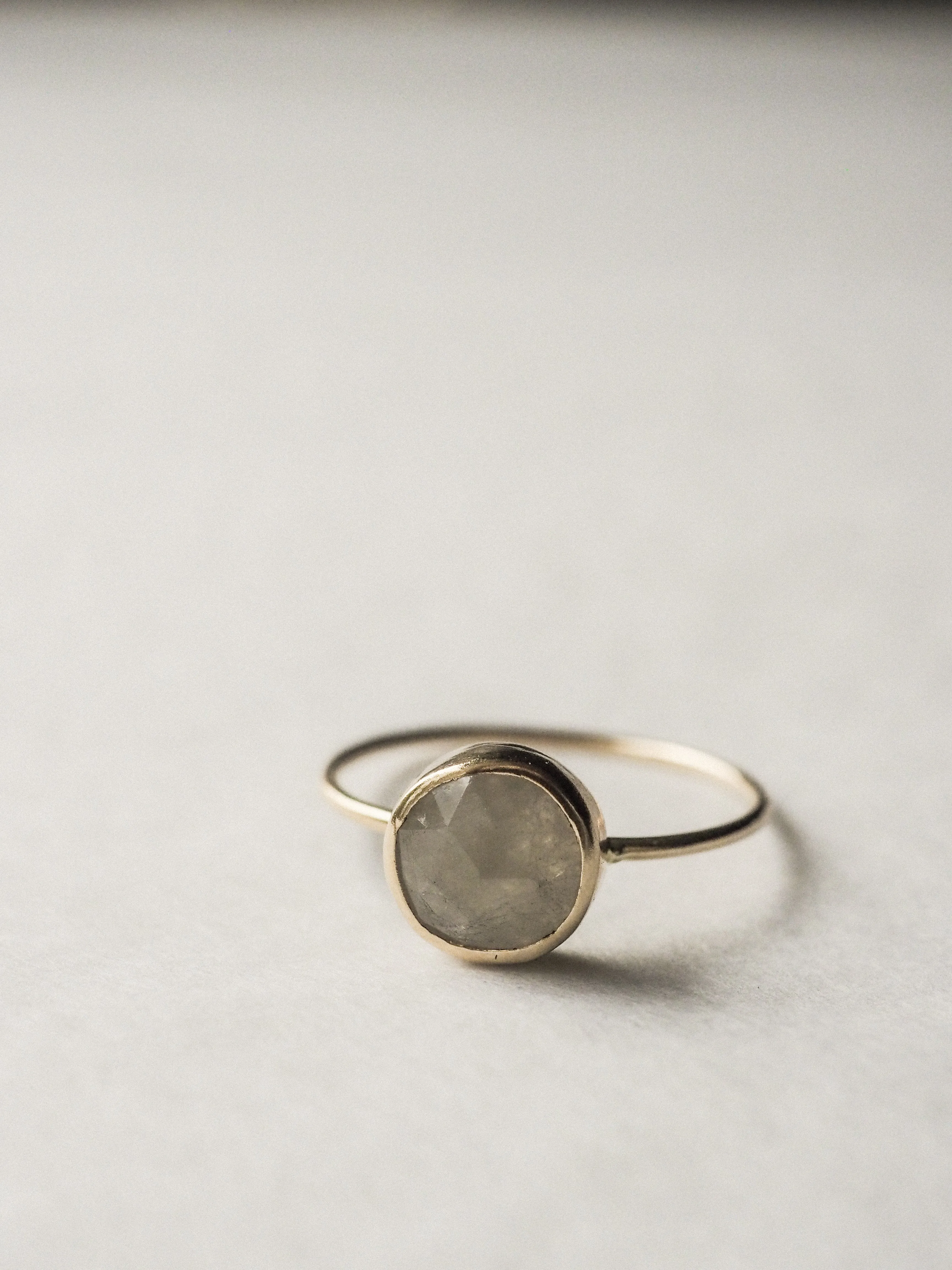 ROUND IVORY SAPPHIRE RING