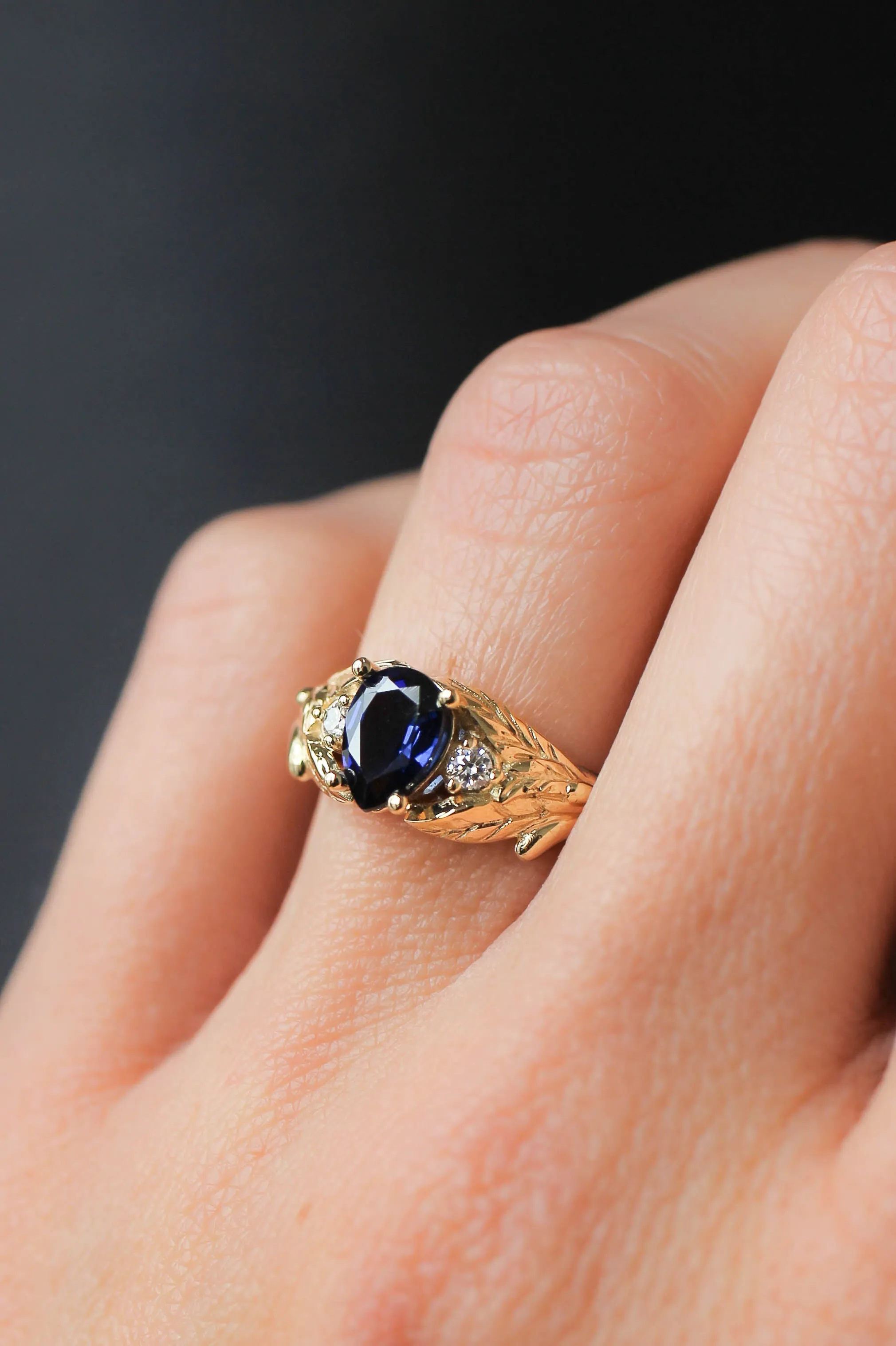 Sapphire and diamonds engagement ring / Wisteria