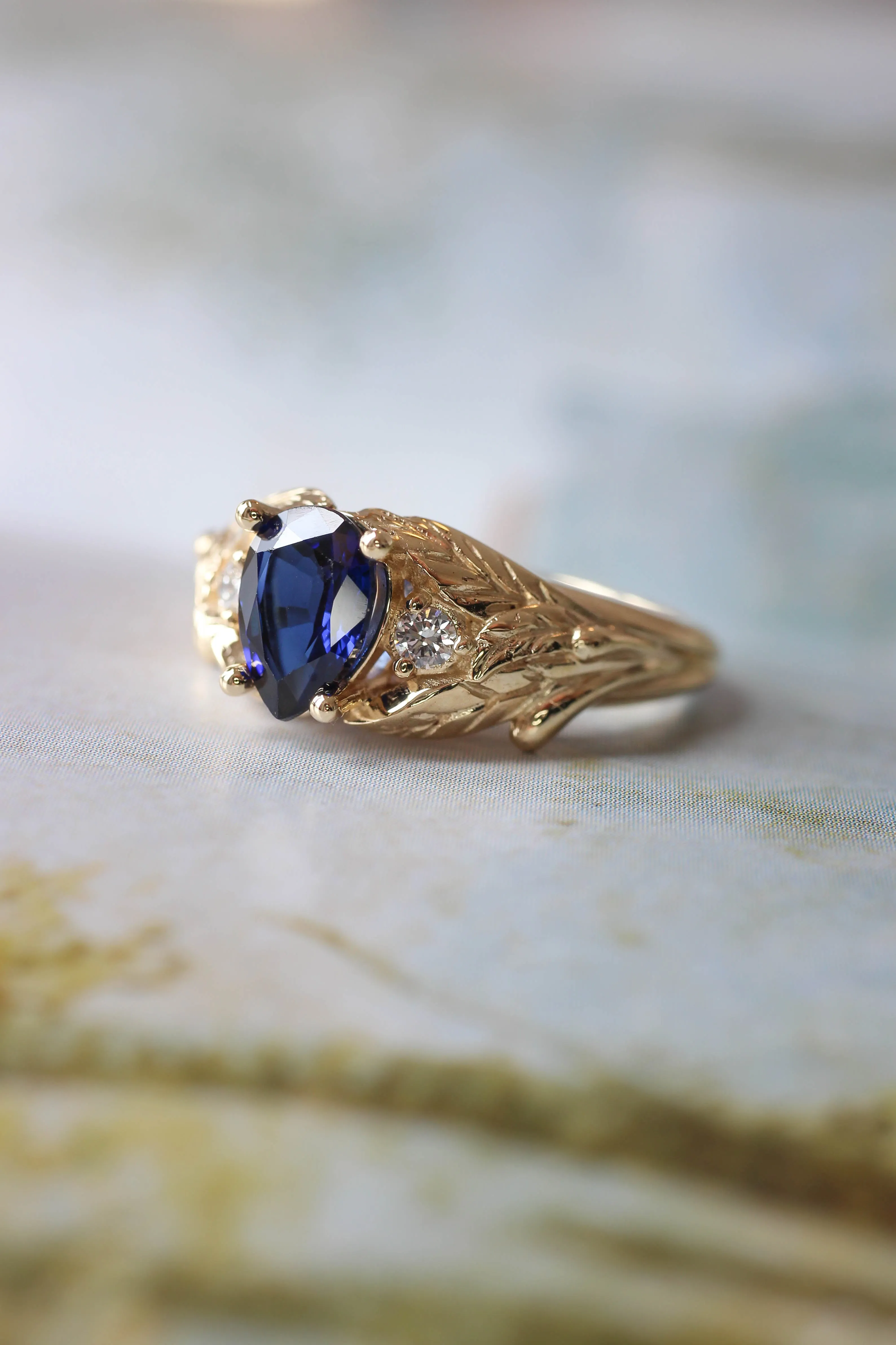 Sapphire and diamonds engagement ring / Wisteria